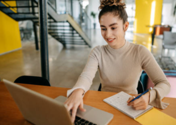 A Guide To Transitioning Into Adulthood: Tips for College Students