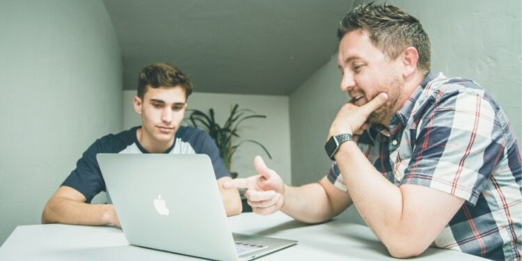 5 Compelling Benefits of Outsourcing Digital Marketing to Experts