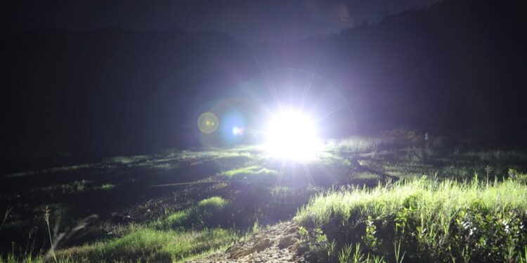 Embracing the Imalent MS32, The Brightest Flashlight for Every Adventure