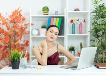 What are the uses of Jpdol 100mg tablets? What are its contradictions?