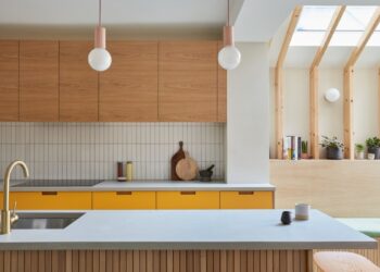 Renew and Refresh: Tips for Kitchen Cabinet Refinishing in Toronto