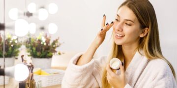 Reasons you should use a moisturizer everyday