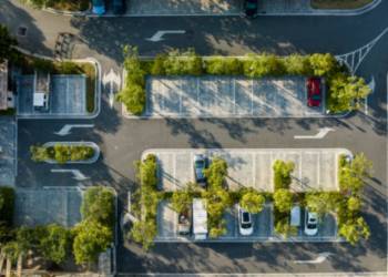 Practical Considerations for Commercial Asphalt Driveways in High-Traffic Areas