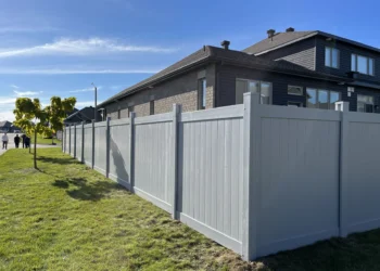 Modern Elegance: Enhancing Your Property with Vinyl Fencing in Ottawa