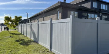 Modern Elegance: Enhancing Your Property with Vinyl Fencing in Ottawa