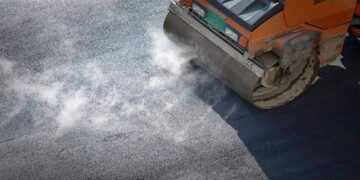 7 Benefits Of Choosing Asphalt Paving For Your Commercial Property