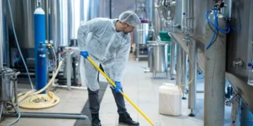 The Essential Guide to Bulk Lab Coats: Quality, Quantity, and Cost-Effectiveness