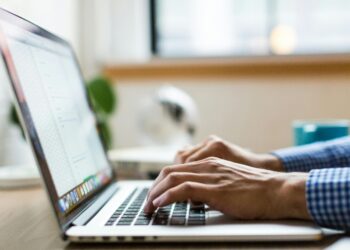 Your Guide to Finding Evergreen Content Topics in Your Industry