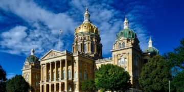 What Landlords Need to Know About Iowa Lease Agreements