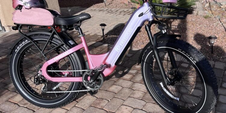 Discover 2024’s Longest-Range E-Bikes: Travel Farther, Go Greener