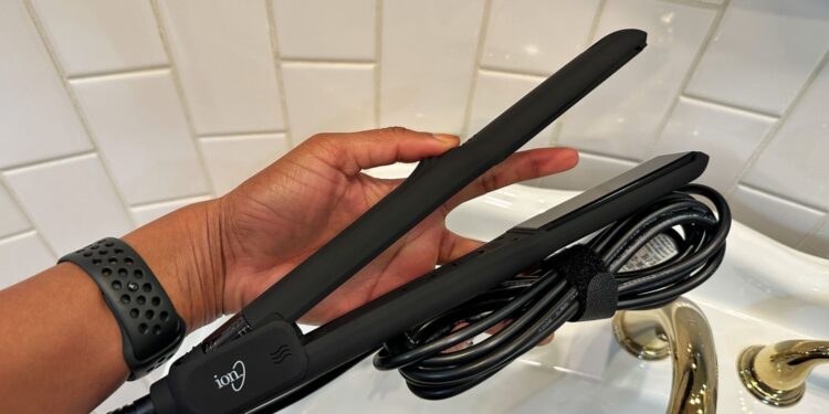 10 Important Steps to Straighten Natural Black Hair at Home