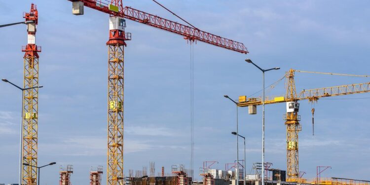 How to Avoid Common Pitfalls When Working with a Construction Company