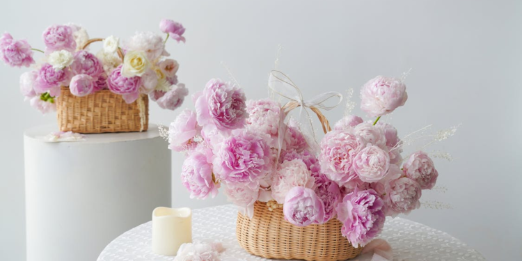 Home Decor Trends for 2024: How Floral Arrangements Transform Your Living Space