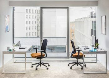 Why Your Choice of Desk Colour Can Impact the Whole Office Design