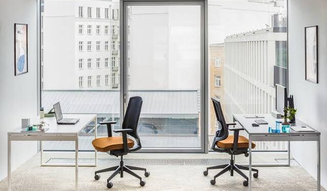 Why Your Choice of Desk Colour Can Impact the Whole Office Design