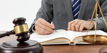 Why Is It Important to Choose the Best Lawyer?