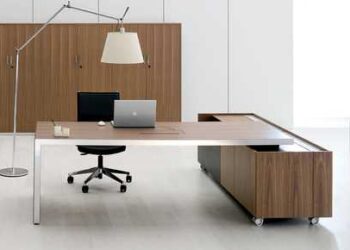 Computer desk furniture: where technology meets Italian craftsmanship
