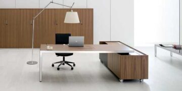 Computer desk furniture: where technology meets Italian craftsmanship