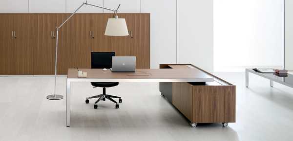 Computer desk furniture: where technology meets Italian craftsmanship