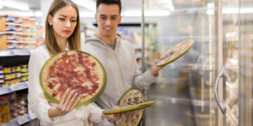 how long is pizza good for in the fridge