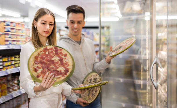 how long is pizza good for in the fridge