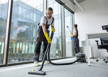 6 Key Differences Between Standard and Deep Cleaning Services