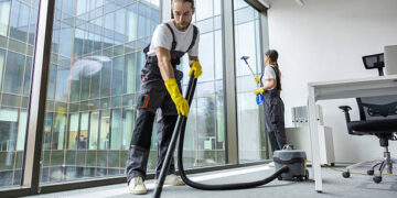 6 Key Differences Between Standard and Deep Cleaning Services