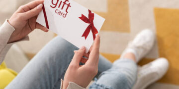 Discover the Perfect Surprise: The dUltimate Guide to Her Gift Card