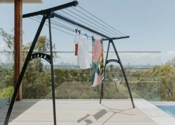 Folding Clothesline Solution