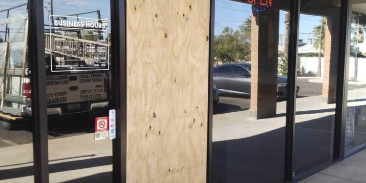 Shocking Truth: How Commercial Glass Replacement Saves Businesses After Emergency Board-Ups!