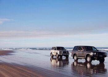 Exploring Fraser Island: A Guide to the Best 4WD Tours