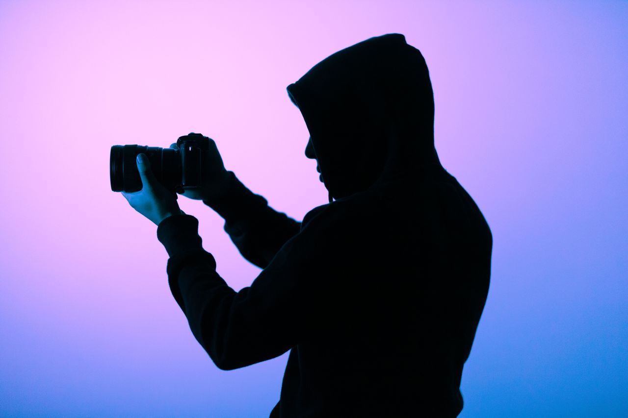 Photographers Are Cashing In On the One Thing AI Still Can’t Fake