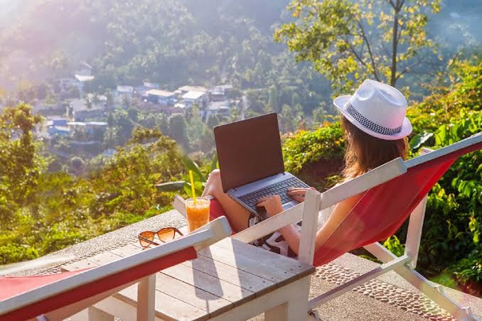 Traveling to Turkey? Here’s How to Stay Connected Without the Roaming Stress